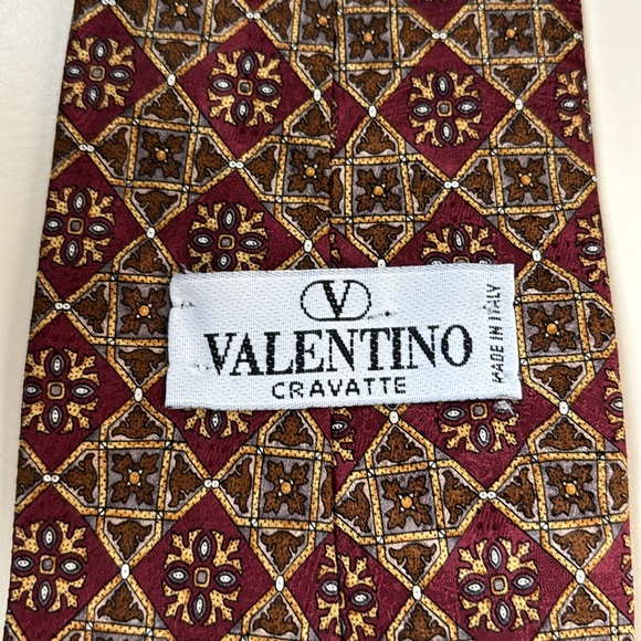 Valentino 100% Silk Tie - Picture 4 of 6